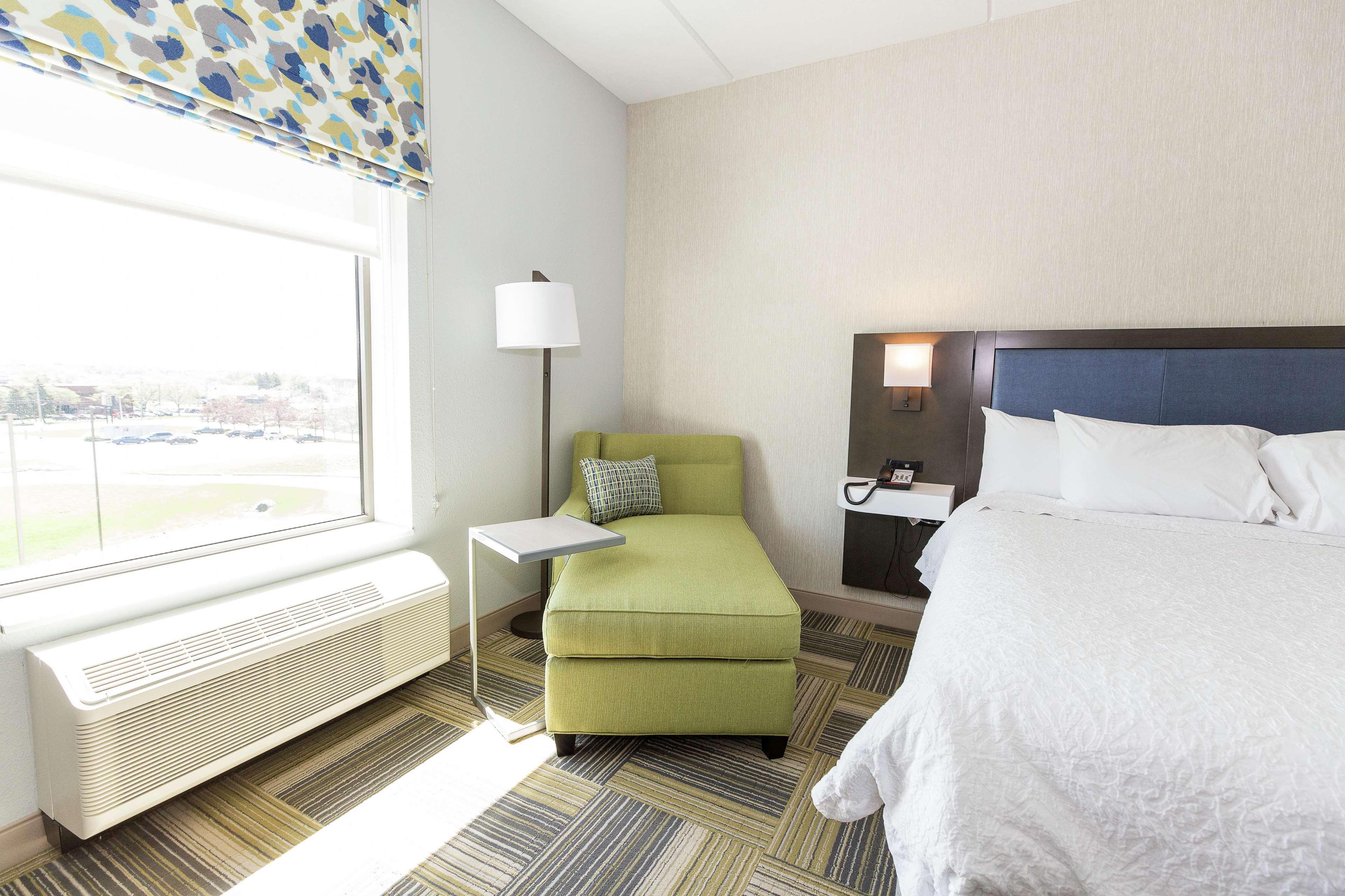Hampton Inn & Suites Syracuse North Airport Area North Syracuse Exterior photo