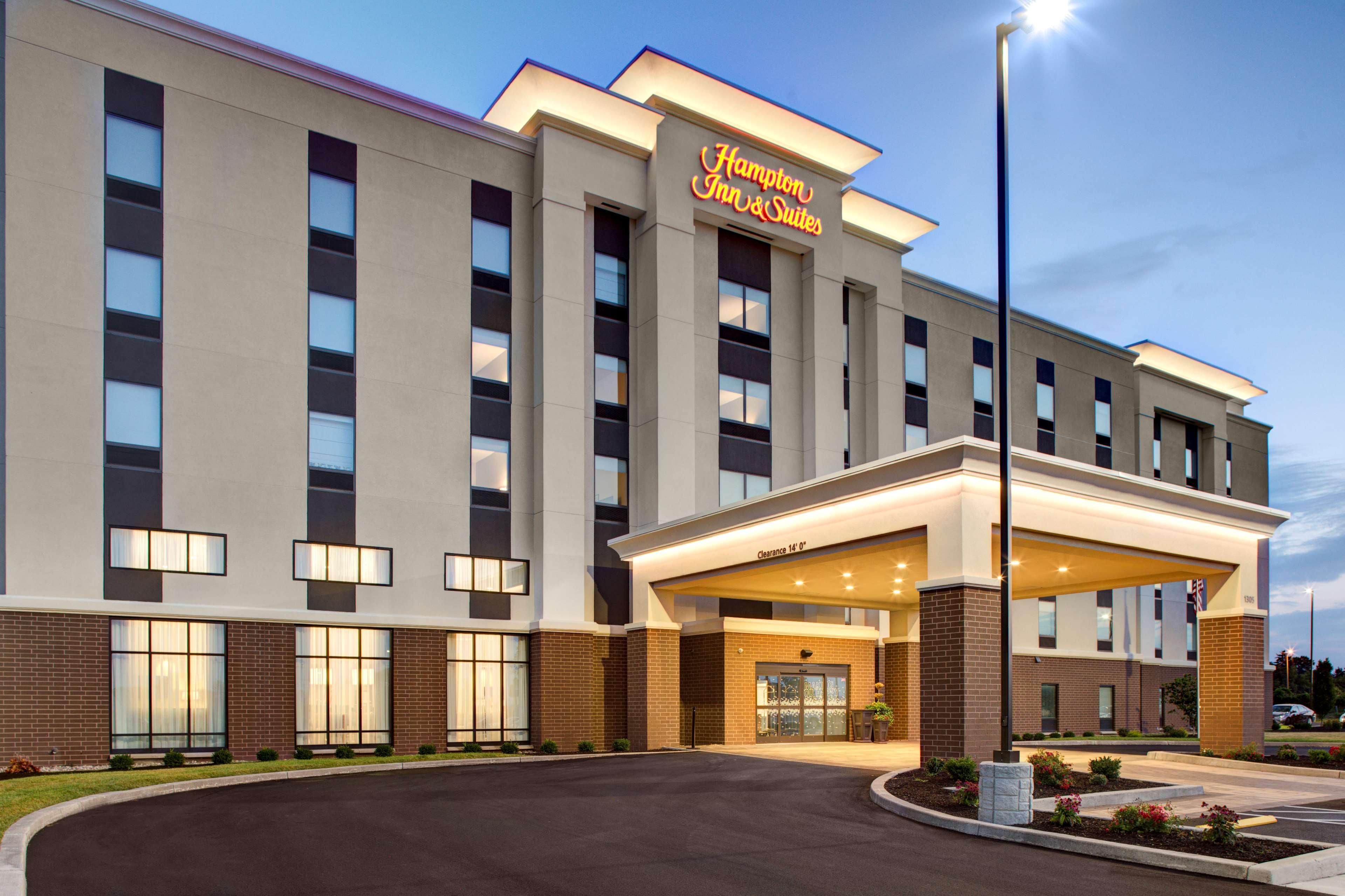 Hampton Inn & Suites Syracuse North Airport Area North Syracuse Exterior photo