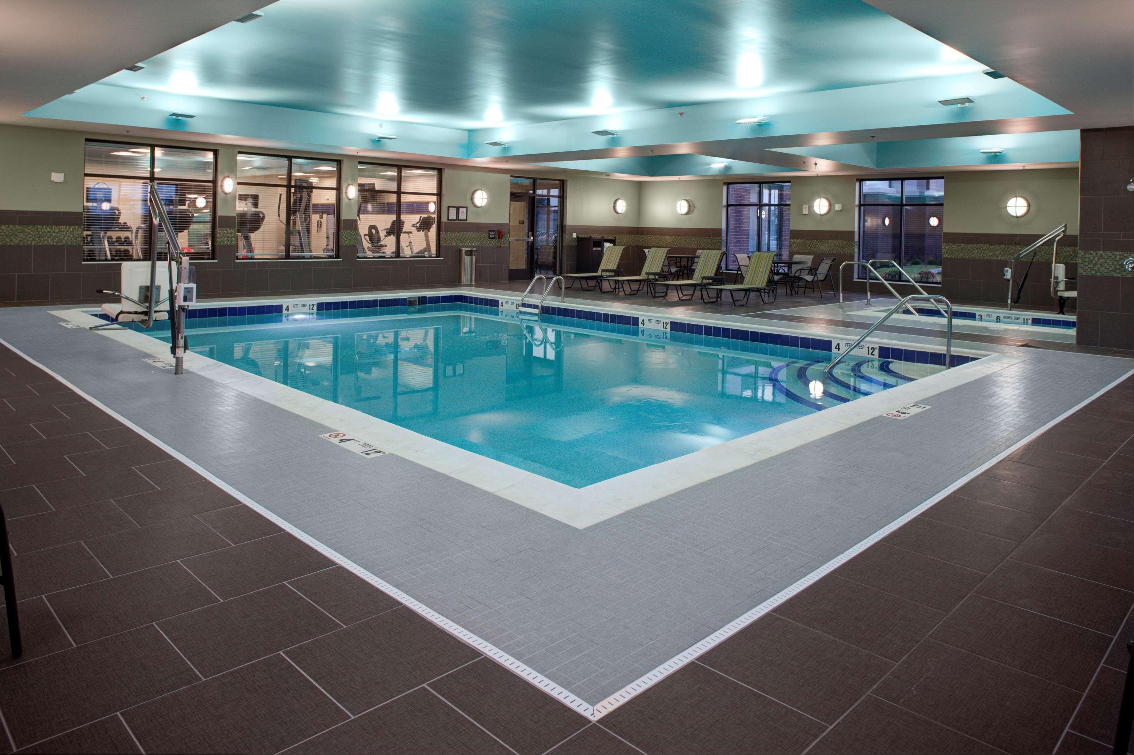 Hampton Inn & Suites Syracuse North Airport Area North Syracuse Exterior photo