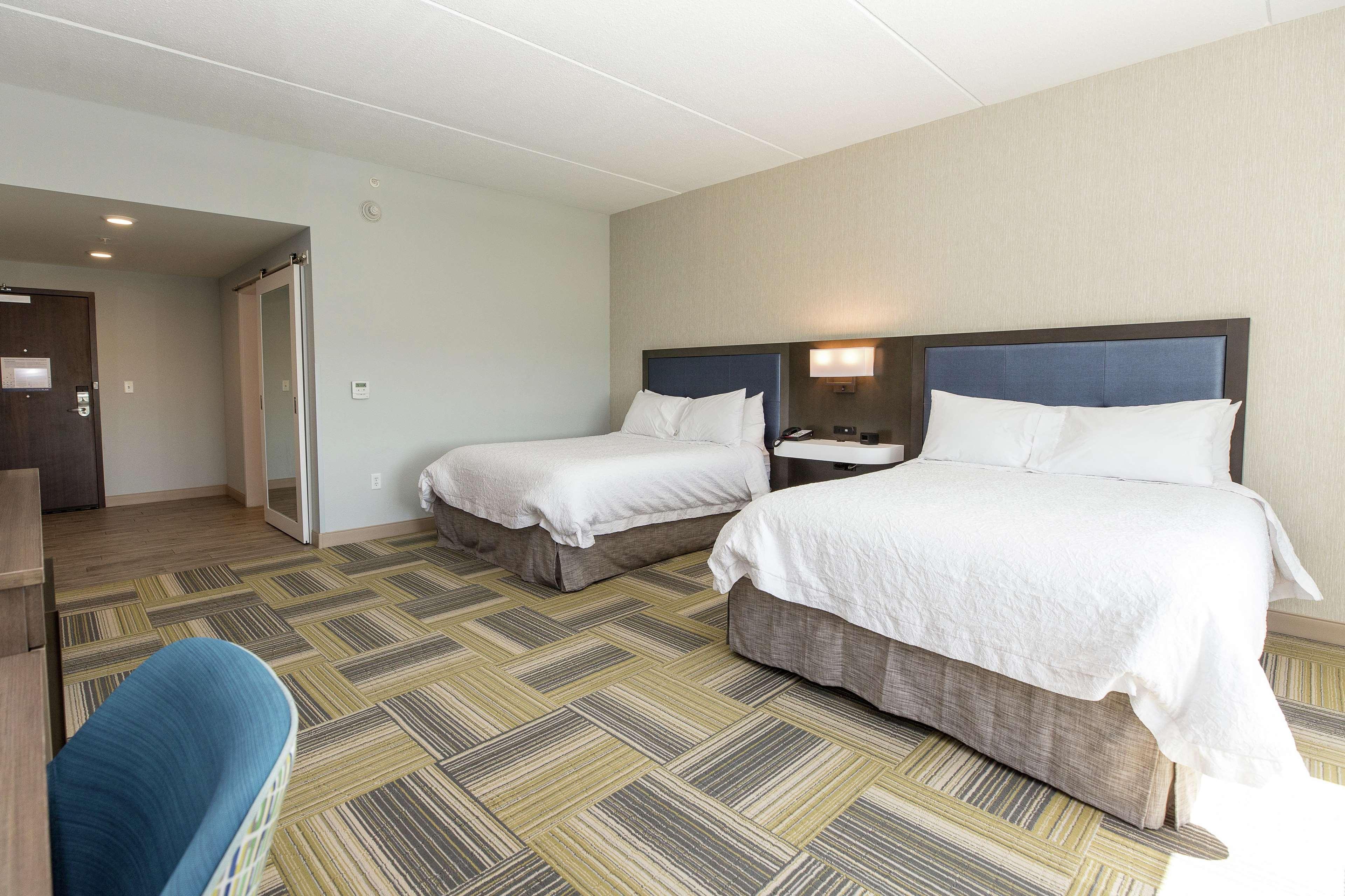 Hampton Inn & Suites Syracuse North Airport Area North Syracuse Exterior photo