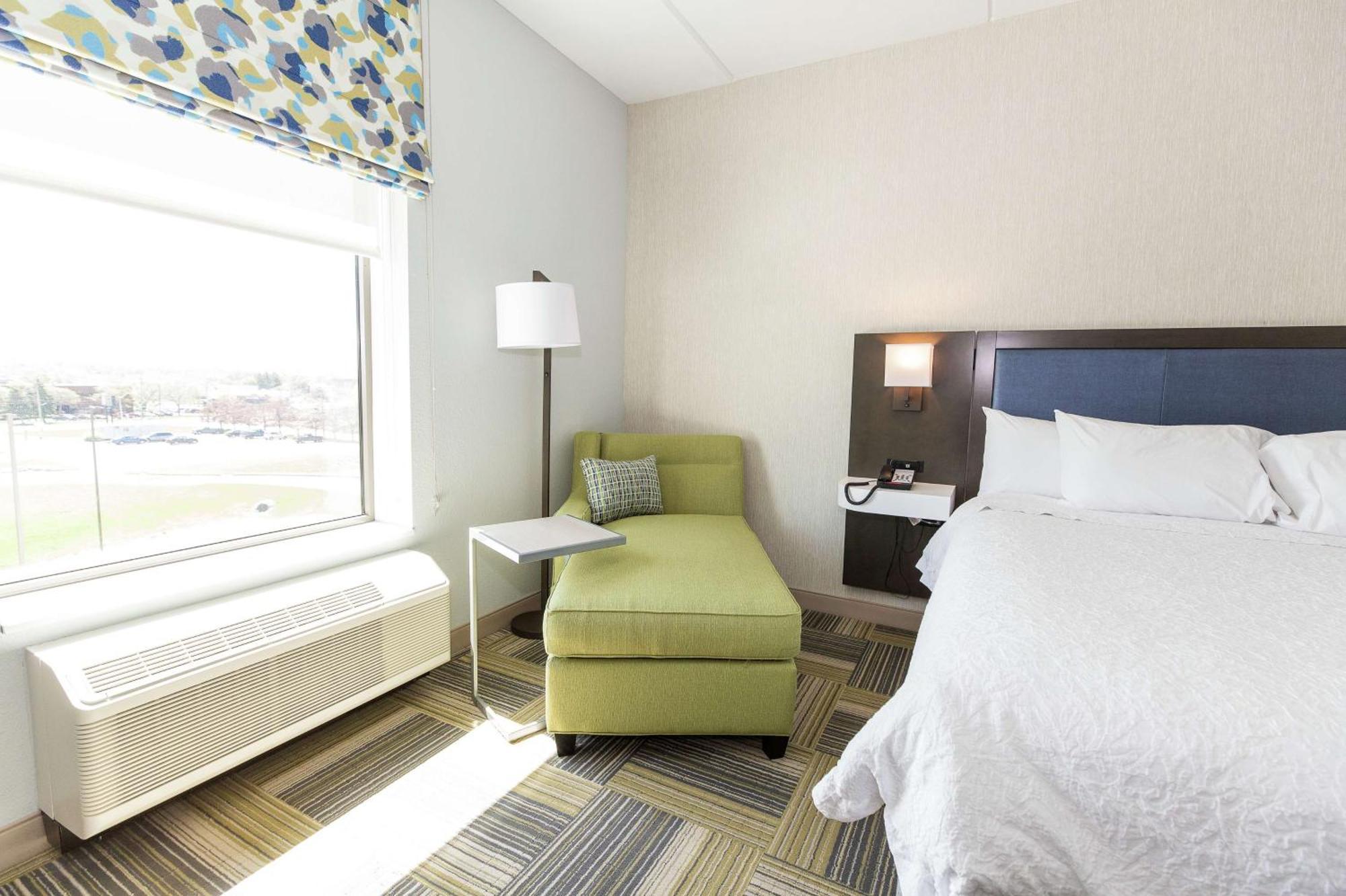 Hampton Inn & Suites Syracuse North Airport Area North Syracuse Exterior photo