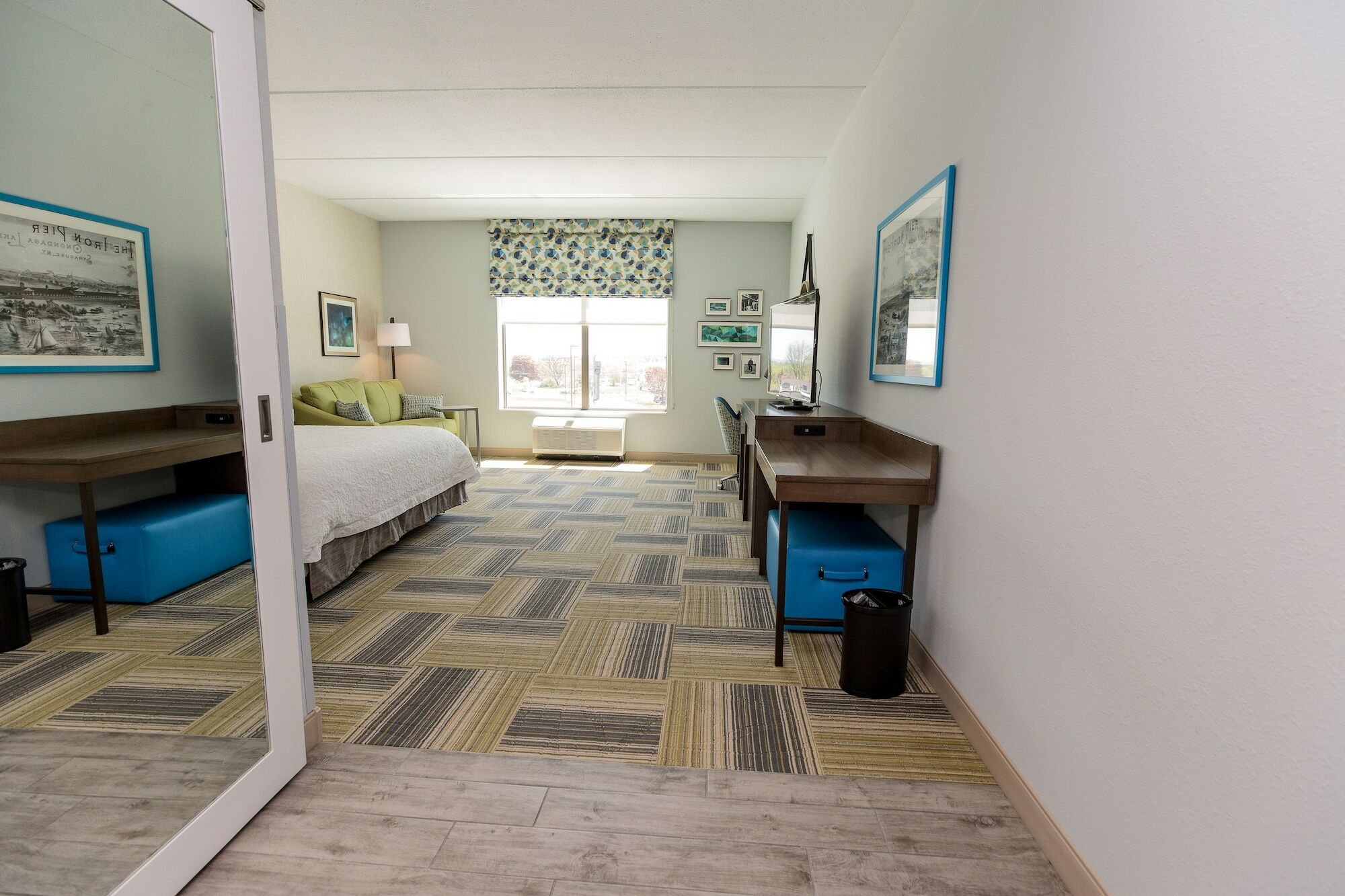 Hampton Inn & Suites Syracuse North Airport Area North Syracuse Exterior photo